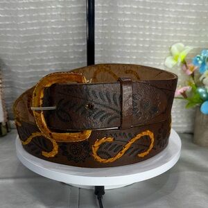 (H) Vintage embroidered leather cowboy belt, men's size M